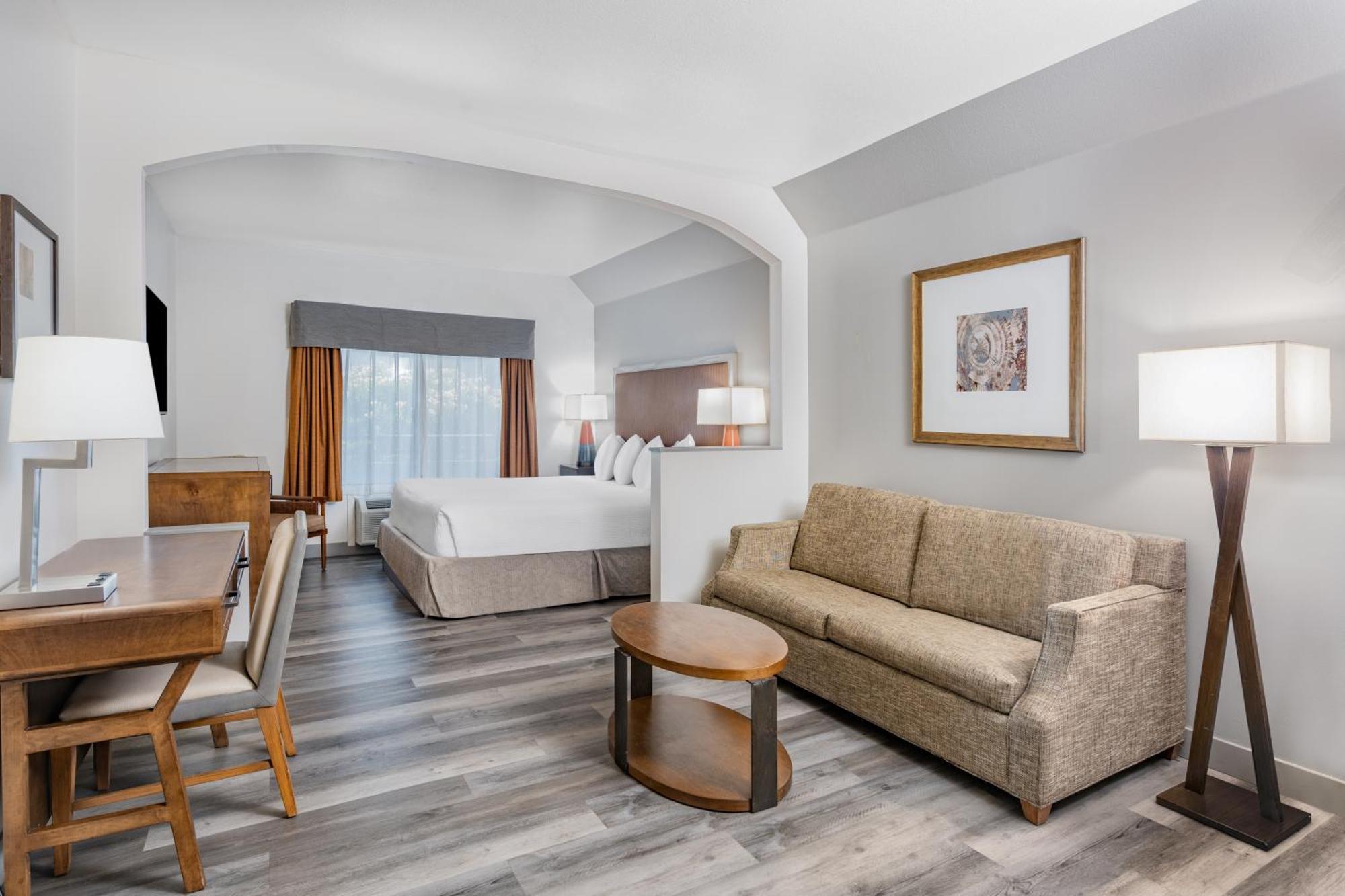 Ramada By Wyndham Bakersfield Hotell Exteriör bild
